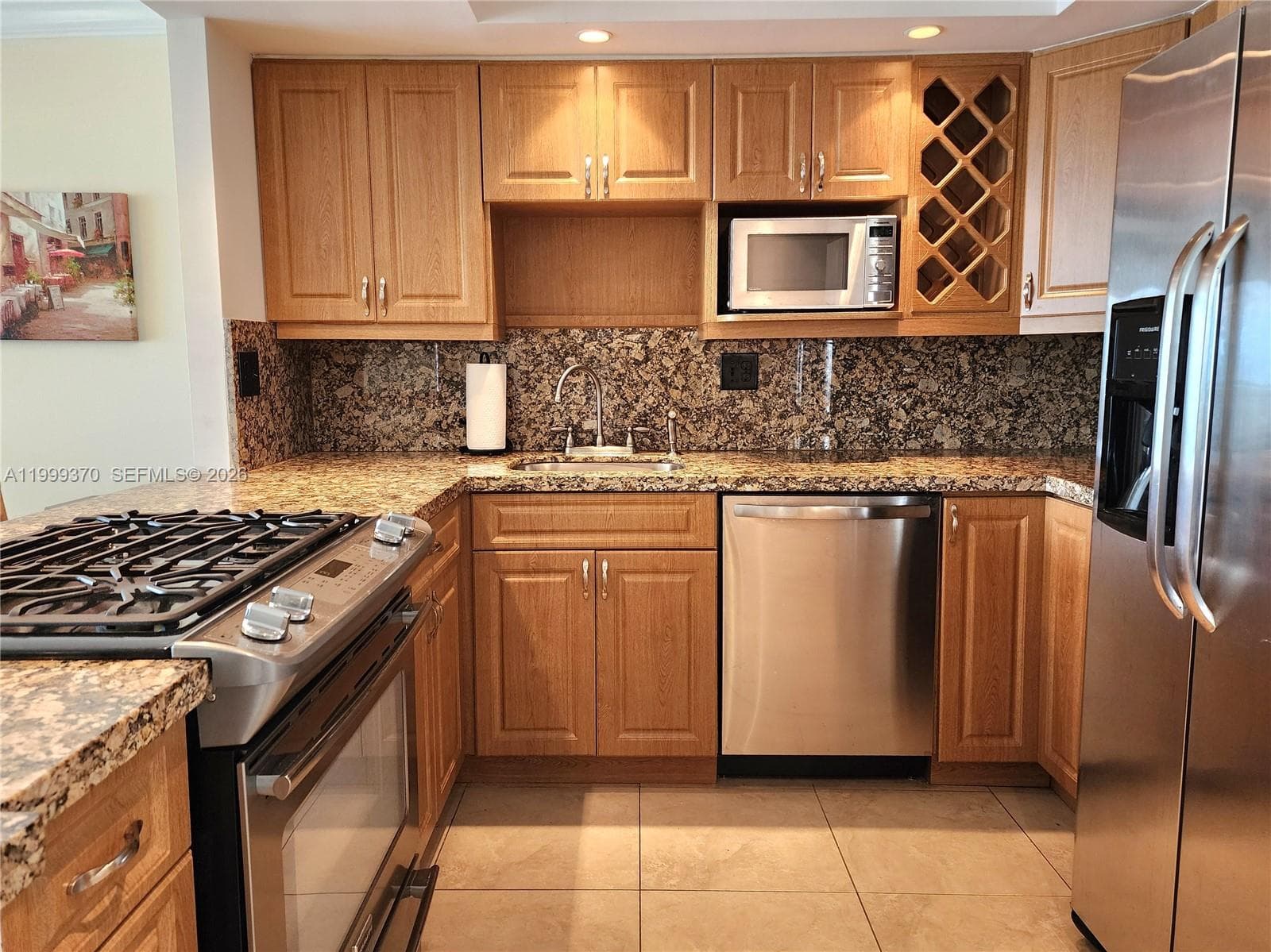 2030 Ocean Dr 1402 photo 5