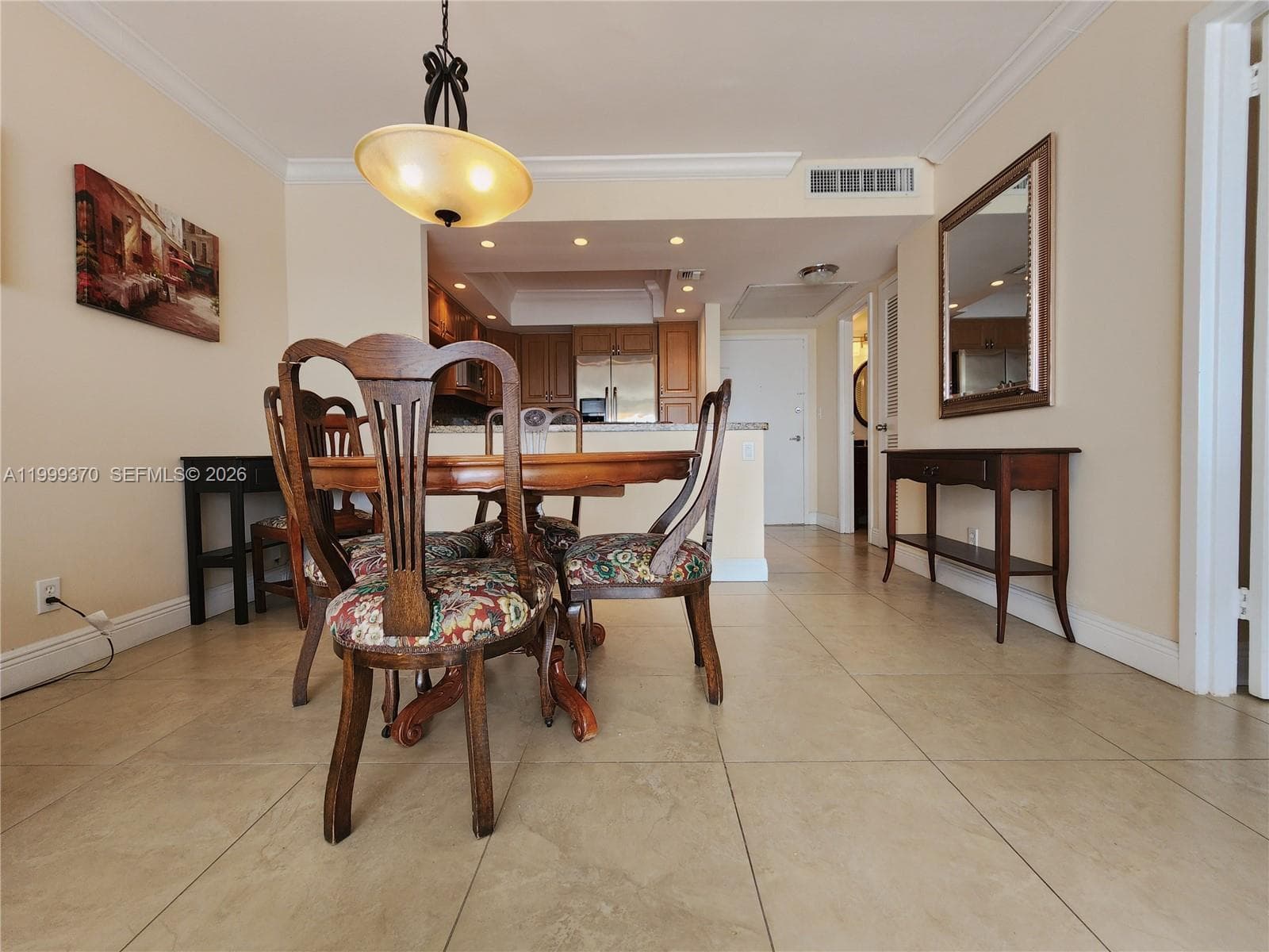 2030 Ocean Dr 1402 photo 9