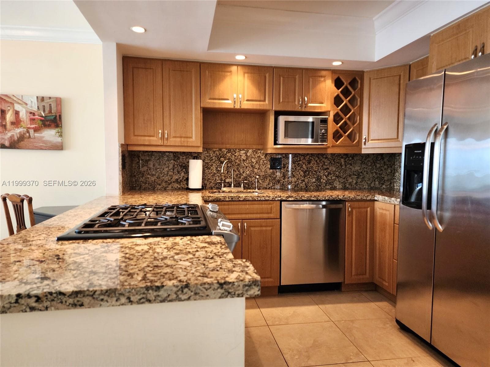 2030 Ocean Dr 1402 photo 8