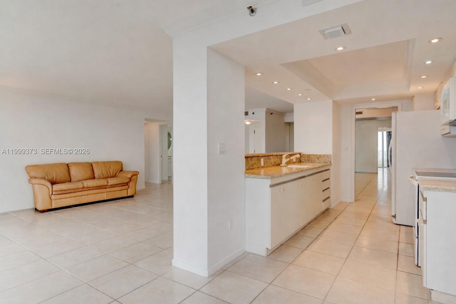 4000 Towerside Ter 908 photo 10