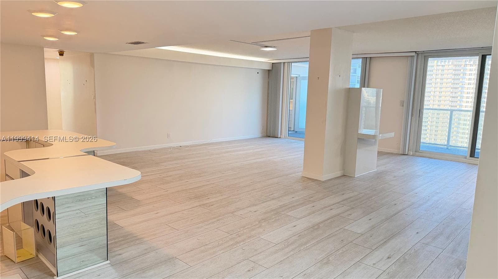 1880 Ocean Dr TS706 photo 4