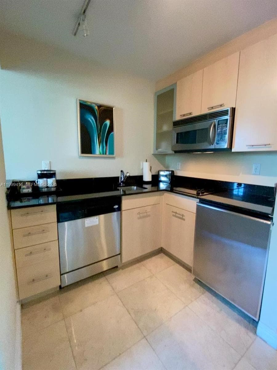 2670 E Sunrise Blvd 309 photo 14