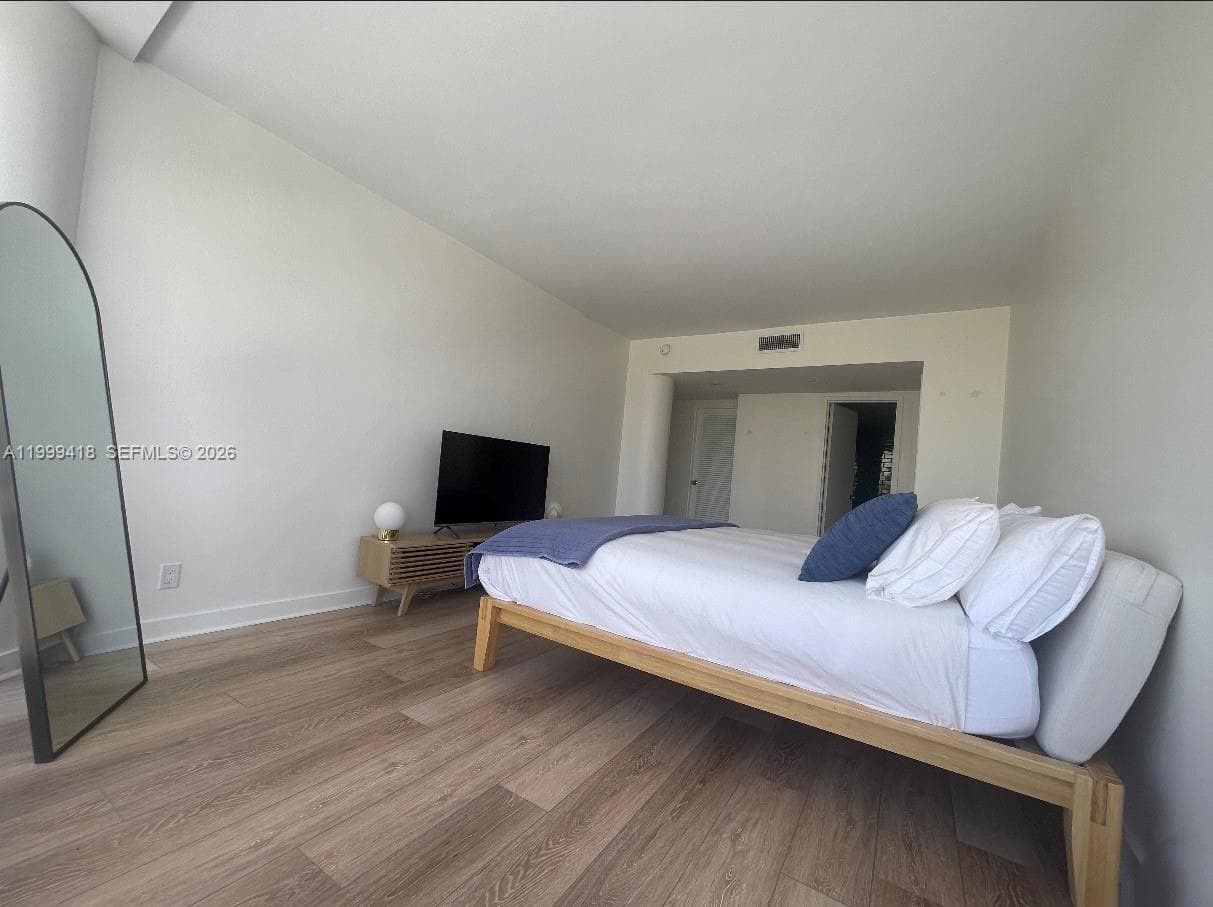 900 Bay Dr 311 photo 17