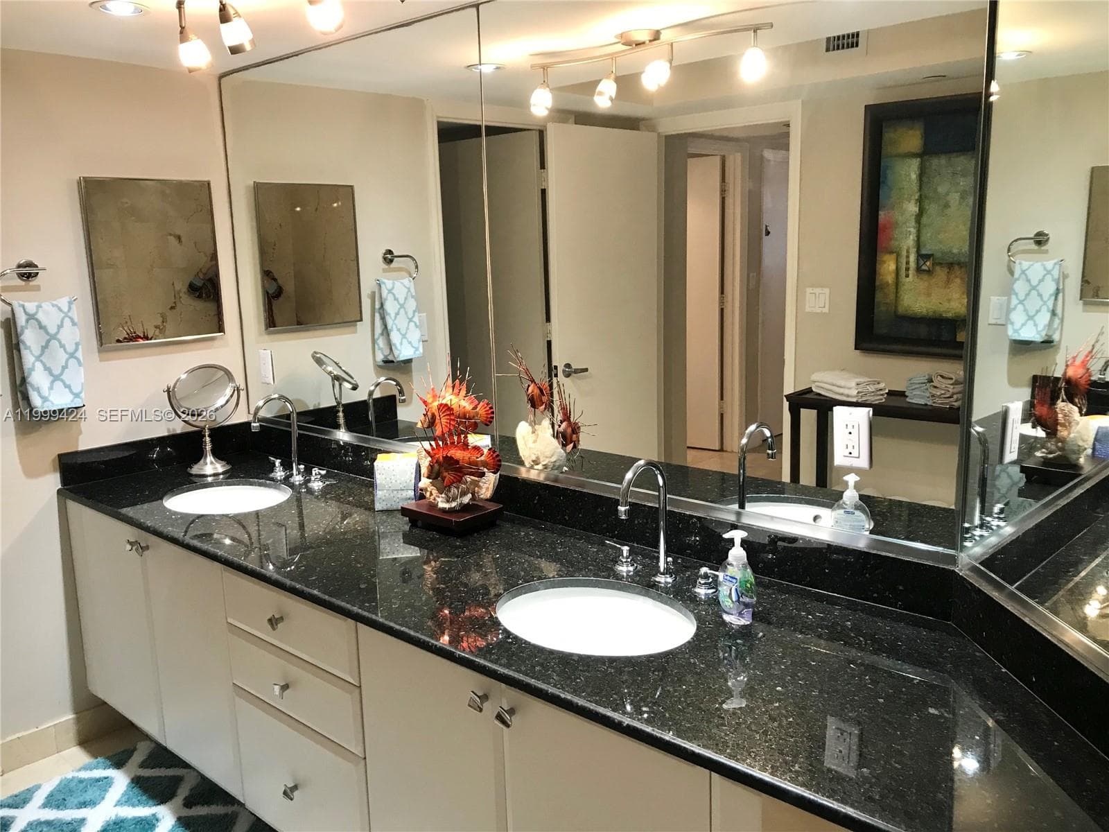 6917 Collins Ave 1002 photo 23