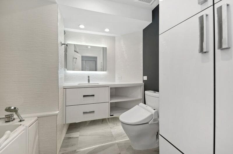 300 SE 5th Avenue 5180 photo 22