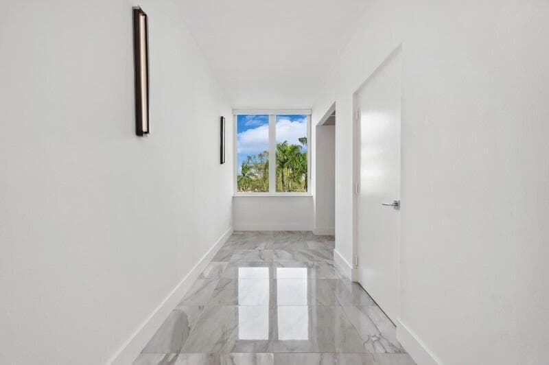 300 SE 5th Avenue 5180 photo 18