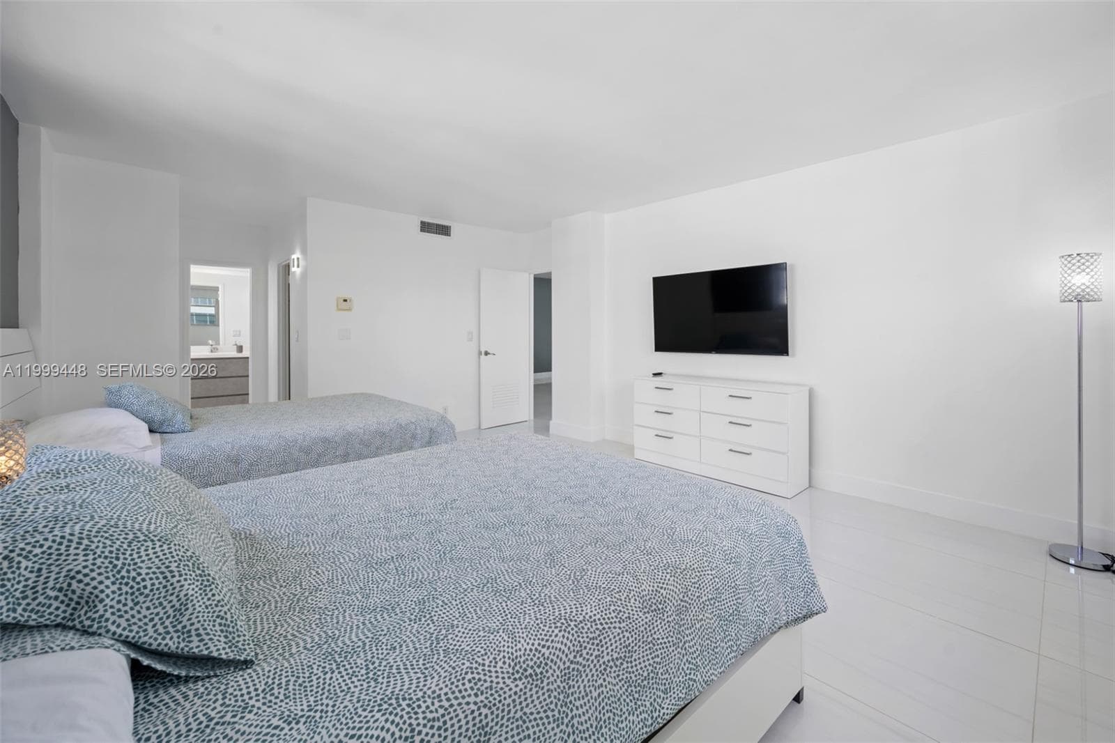 4001 Ocean Dr 15B photo 18