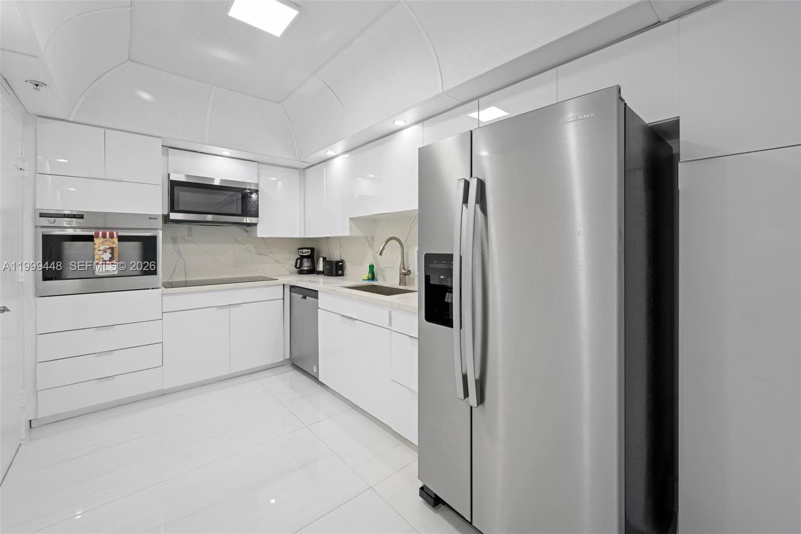 4001 S Ocean Dr 15B photo 8