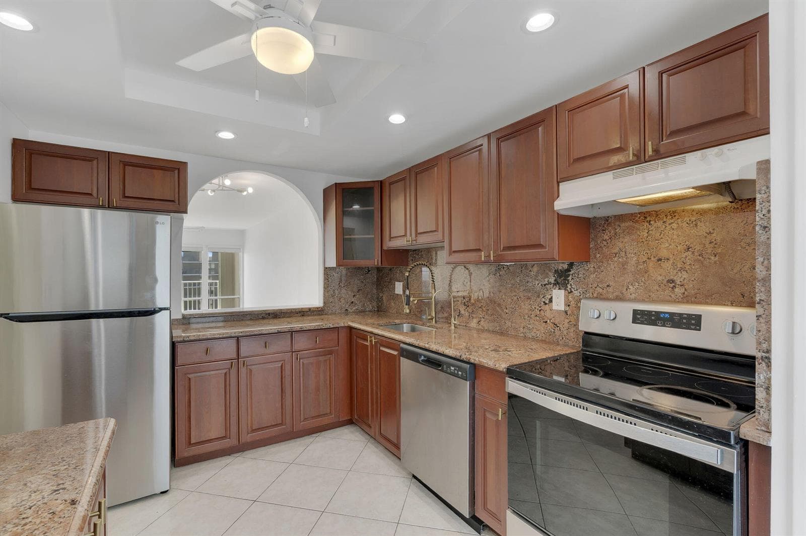 750 N Ocean Boulevard Apt 1904 photo 13