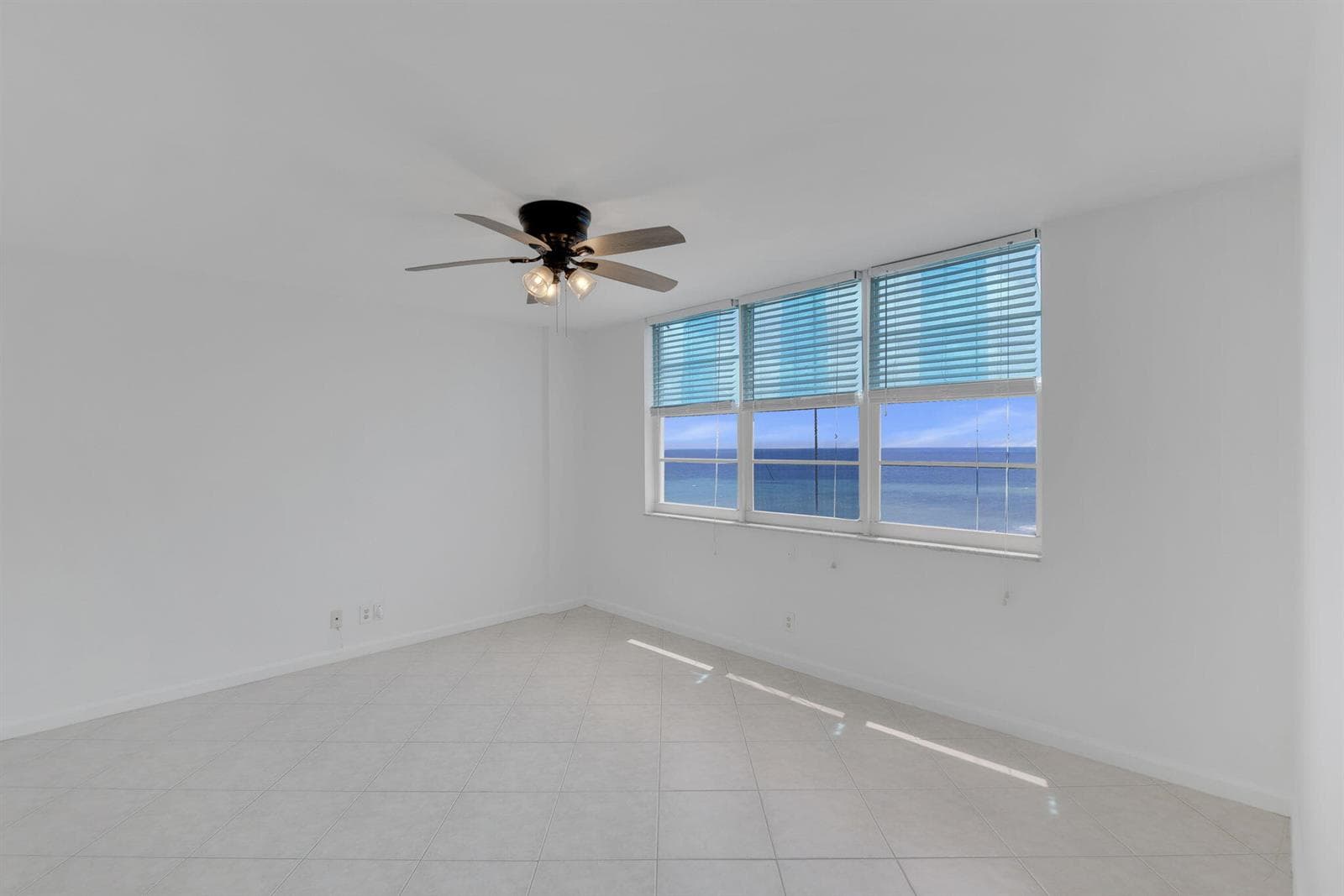 750 N Ocean Boulevard Apt 1904 photo 16