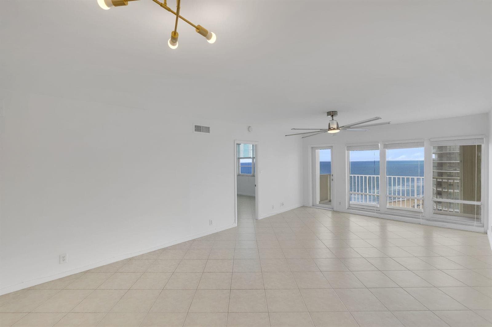 750 N Ocean Boulevard Apt 1904 photo 9