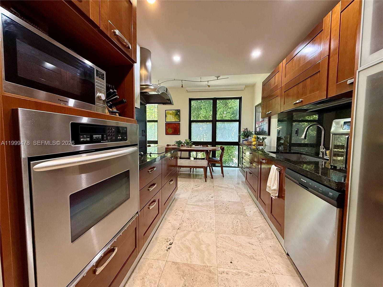 1121 Crandon Blvd E107 photo 2