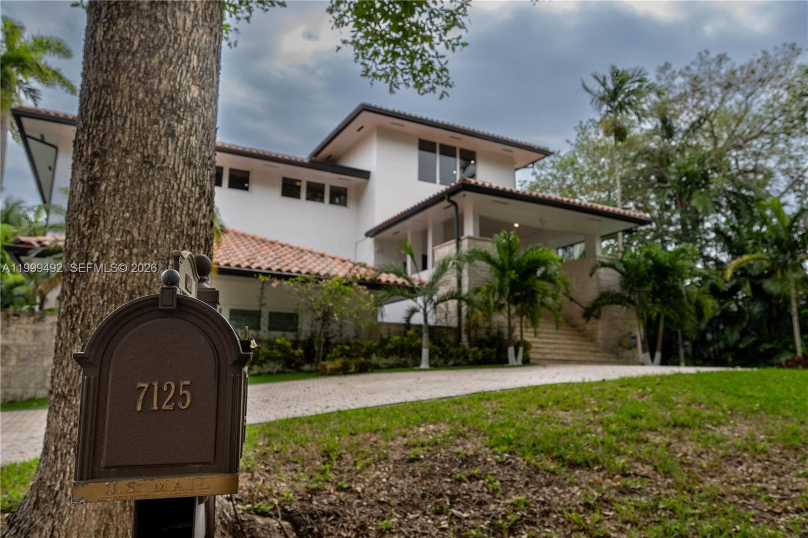 7125 Los Pinos Blvd photo 2