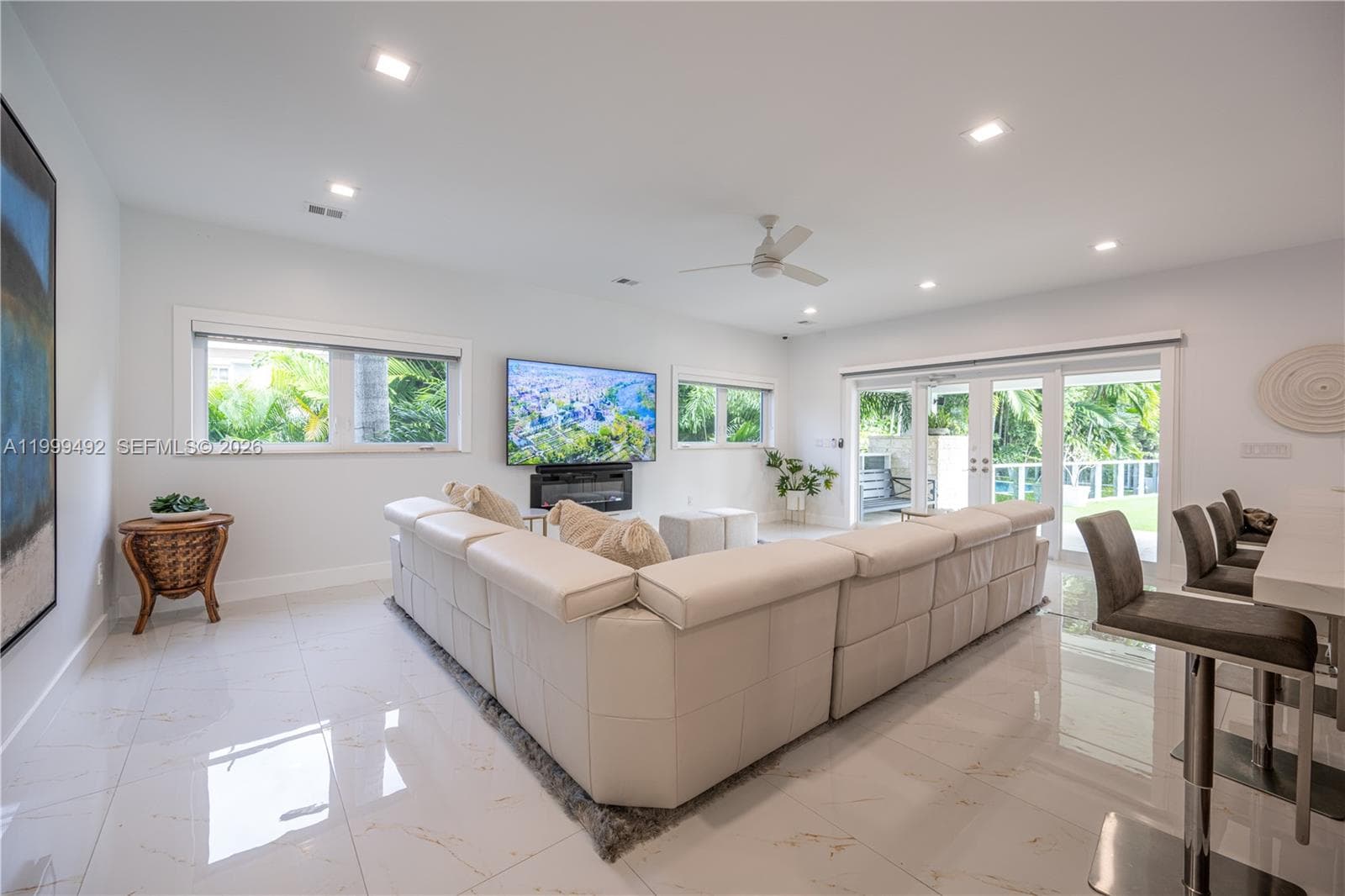 7125 Los Pinos Blvd photo 16