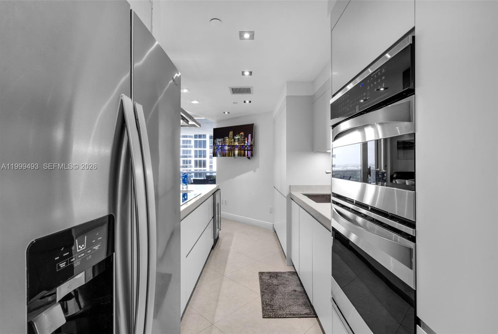 4775 Collins Ave 3608 photo 7