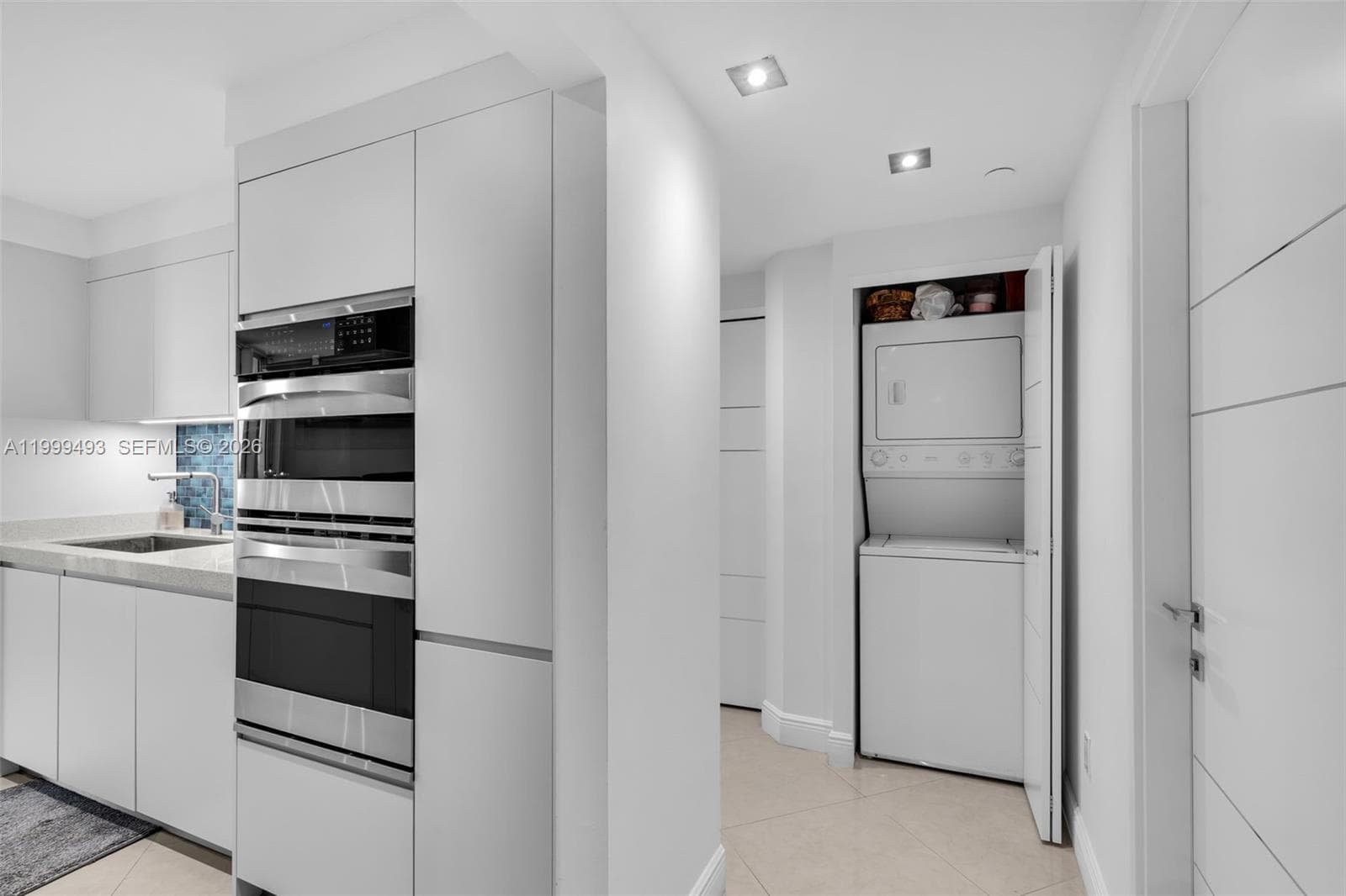 4775 Collins Ave 3608 photo 9