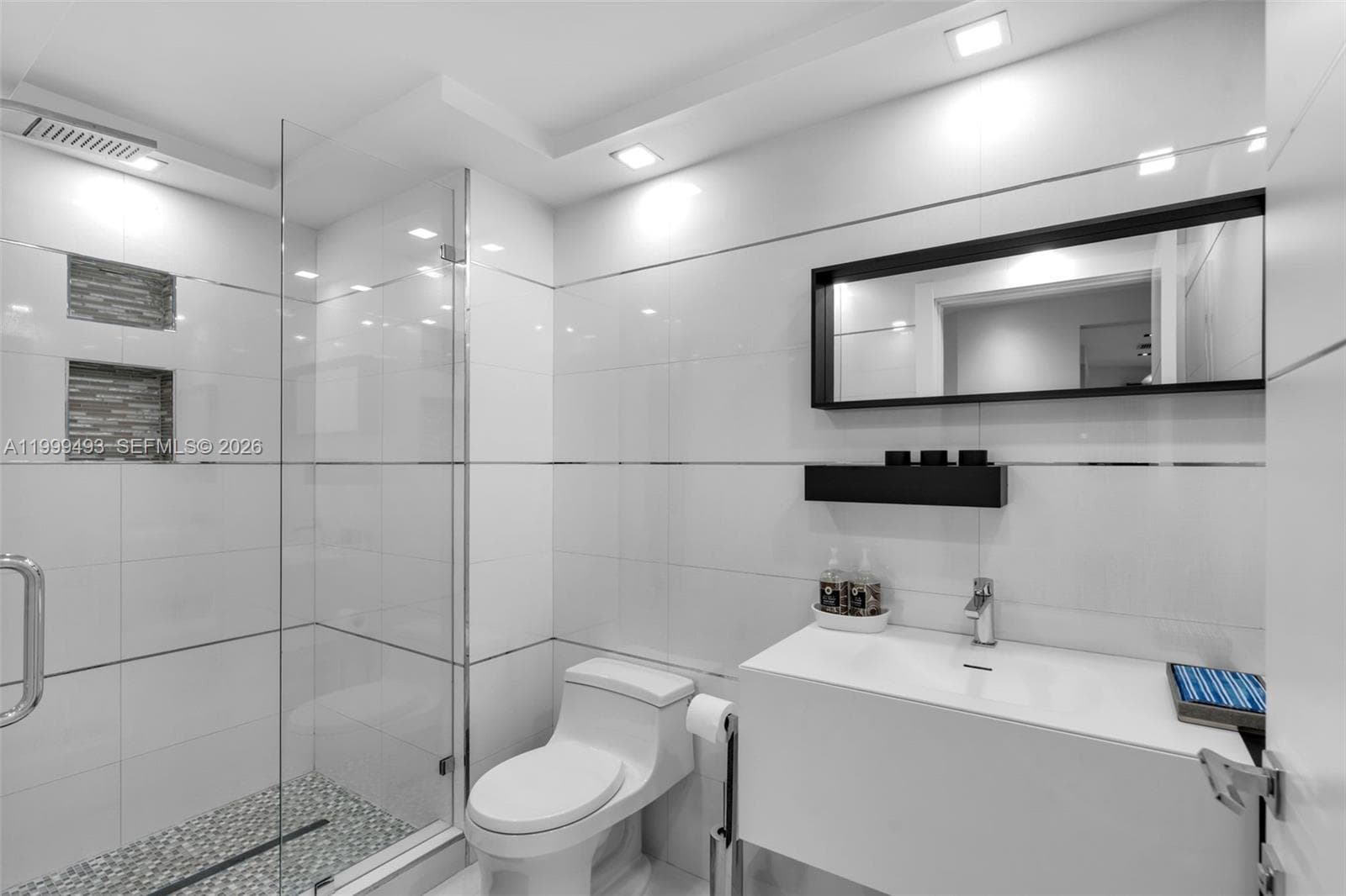 4775 Collins Ave 3608 photo 19