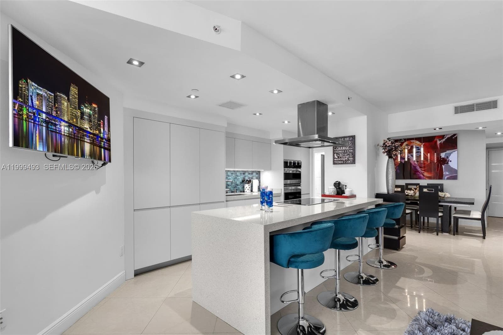 4775 Collins Ave 3608 photo 4