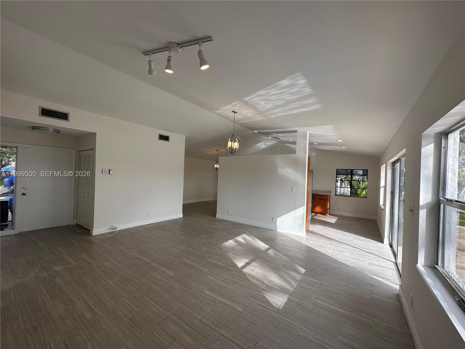 9841 Ridgecreek Rd photo 9