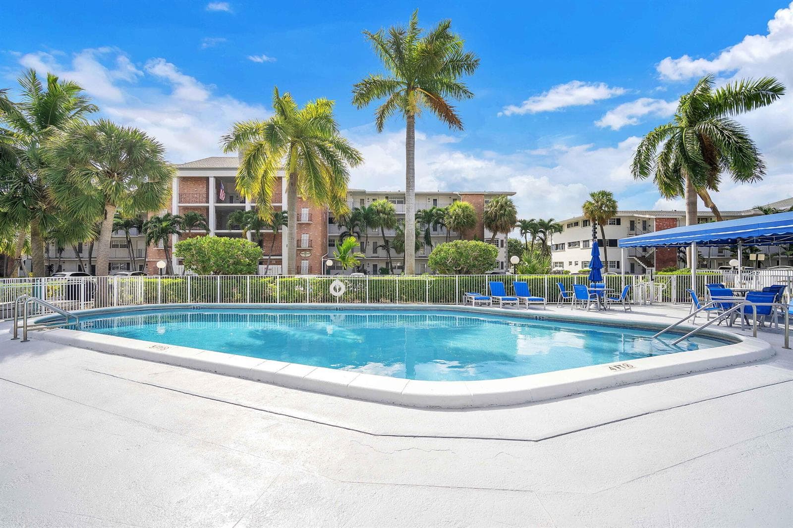 460 Paradise Isle Boulevard 203 photo 14