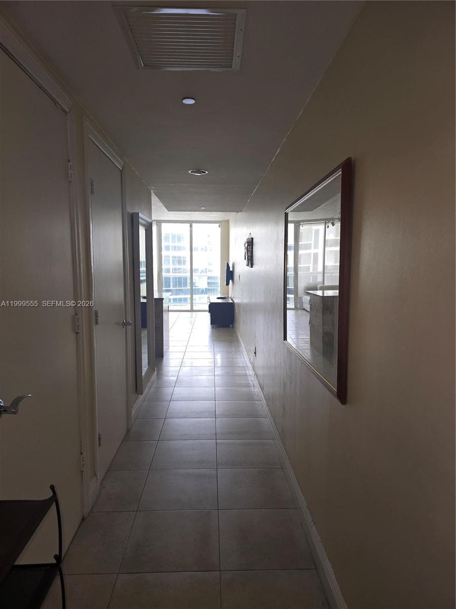 1830 Ocean Dr 4309 photo 5