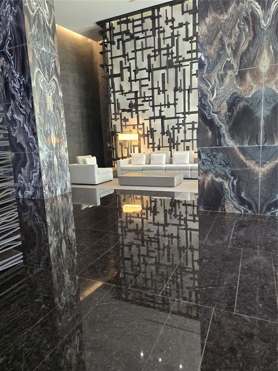 1830 Ocean Dr 4309 photo 9