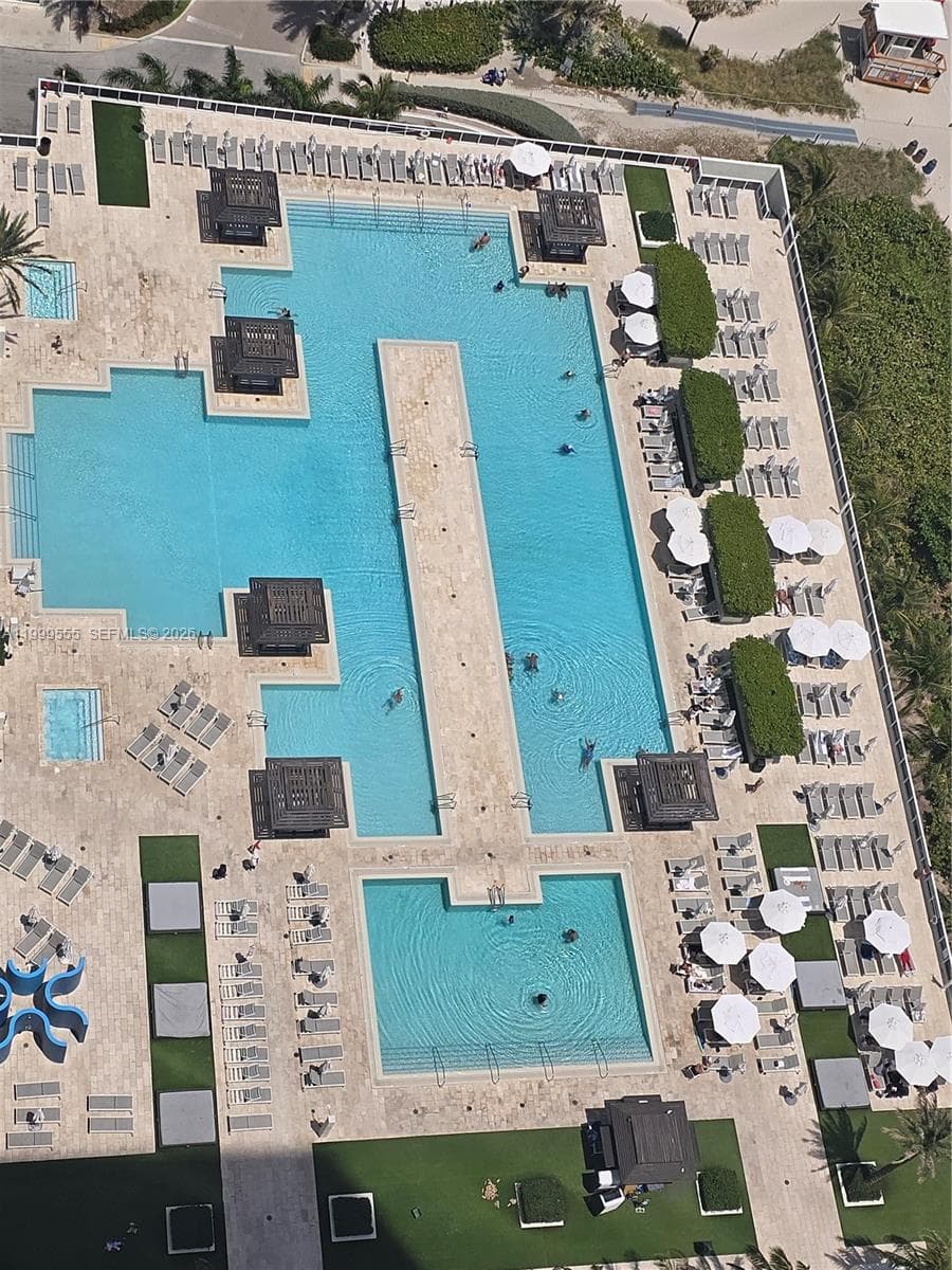 1830 Ocean Dr 4309 photo 4