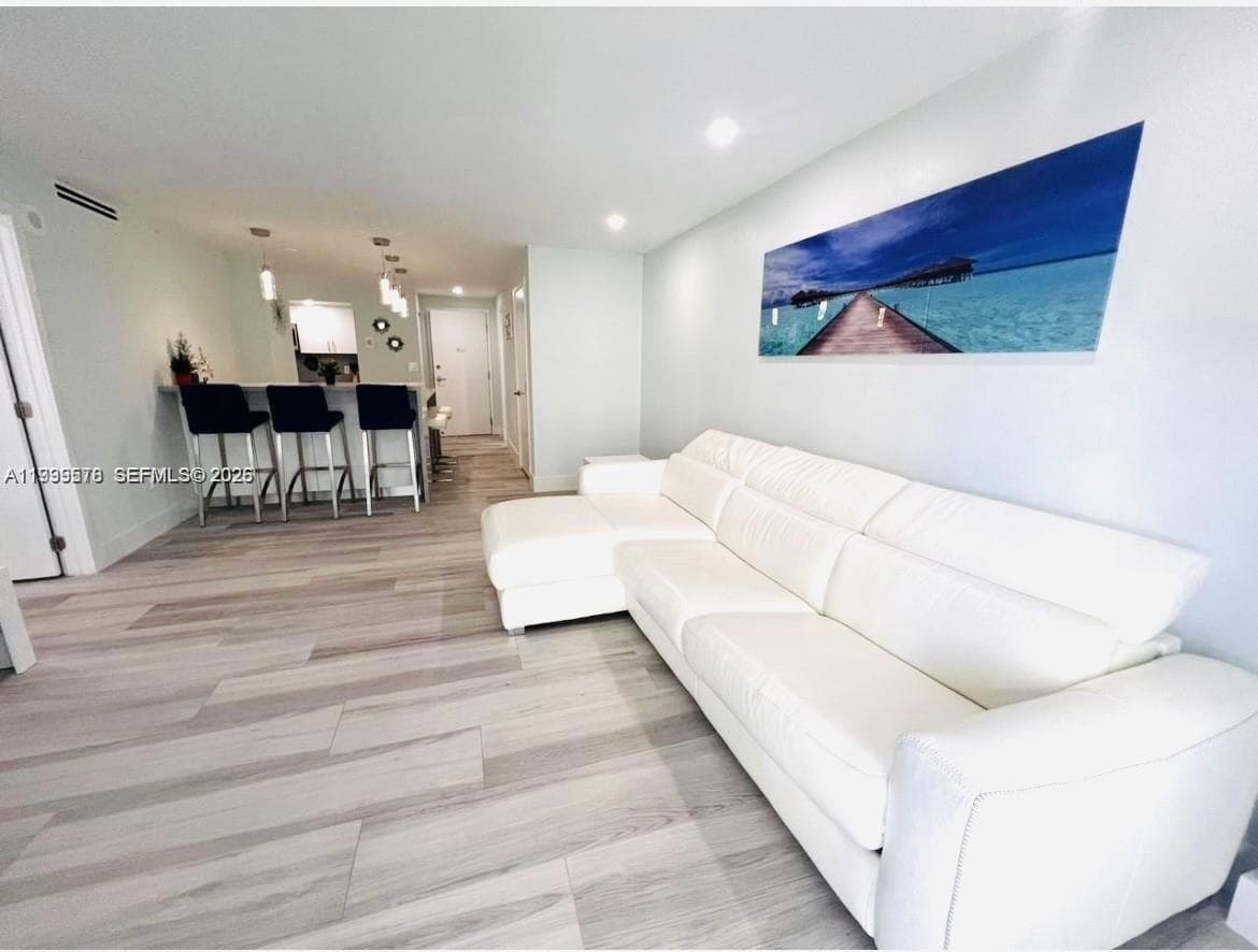 6917 Collins Ave 806 photo 3