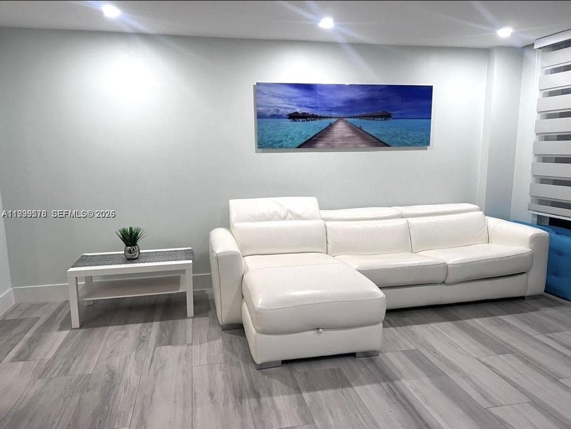 6917 Collins Ave 806 photo 1