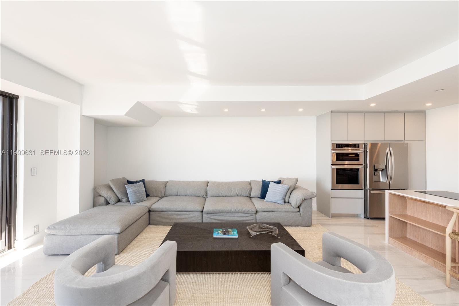 201 Crandon Blvd 923 photo 3