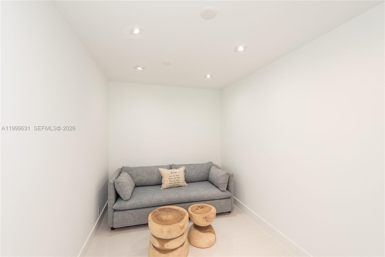 201 Crandon Blvd 923 photo 10