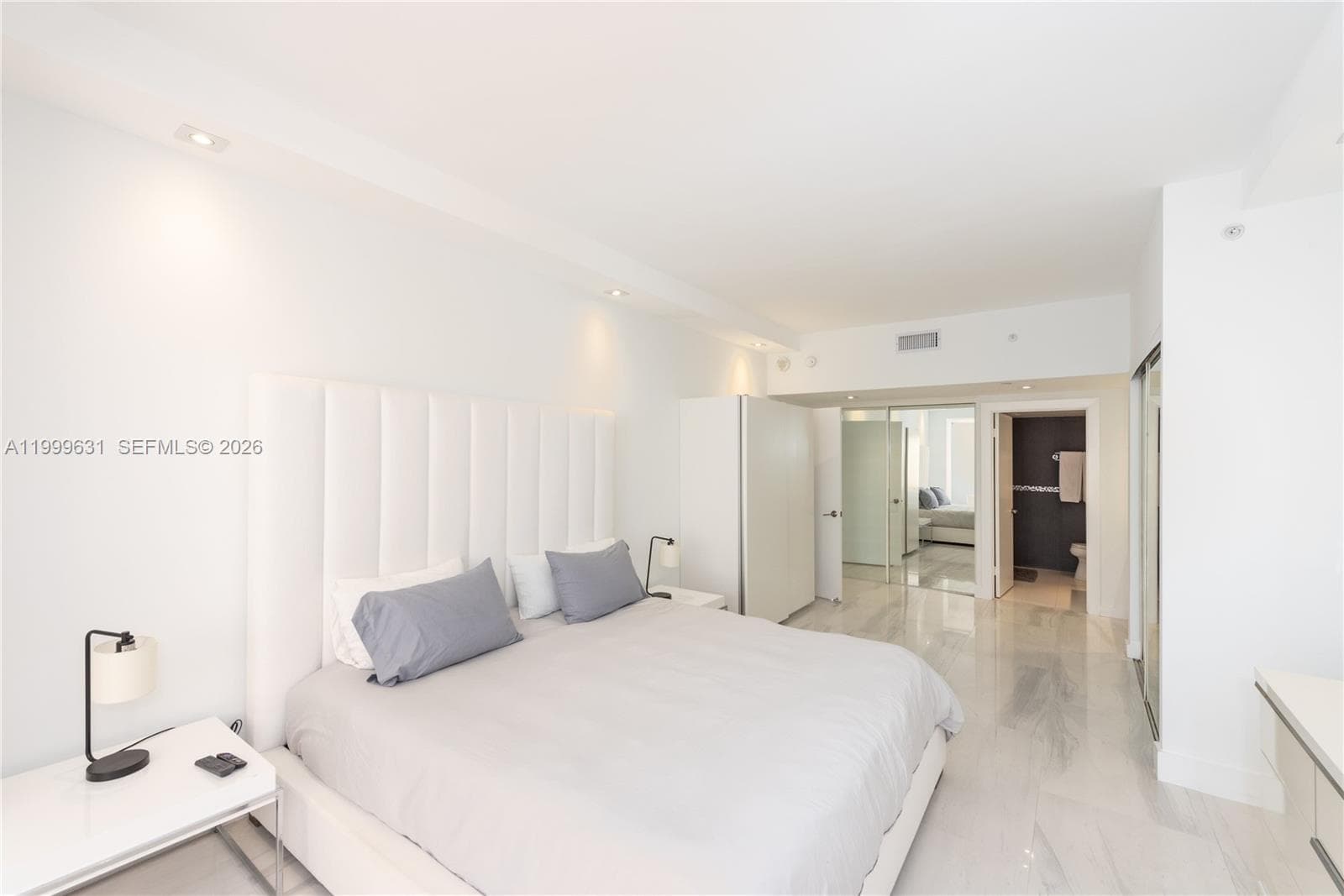 201 Crandon Blvd 923 photo 14