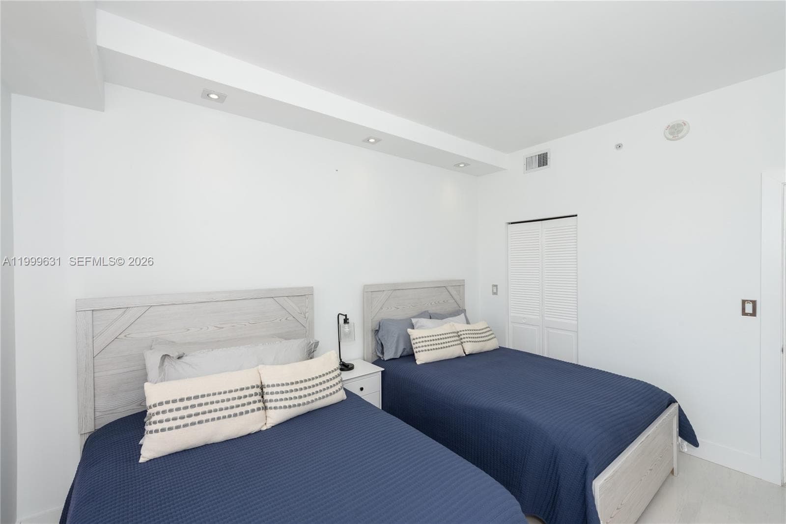 201 Crandon Blvd 923 photo 18