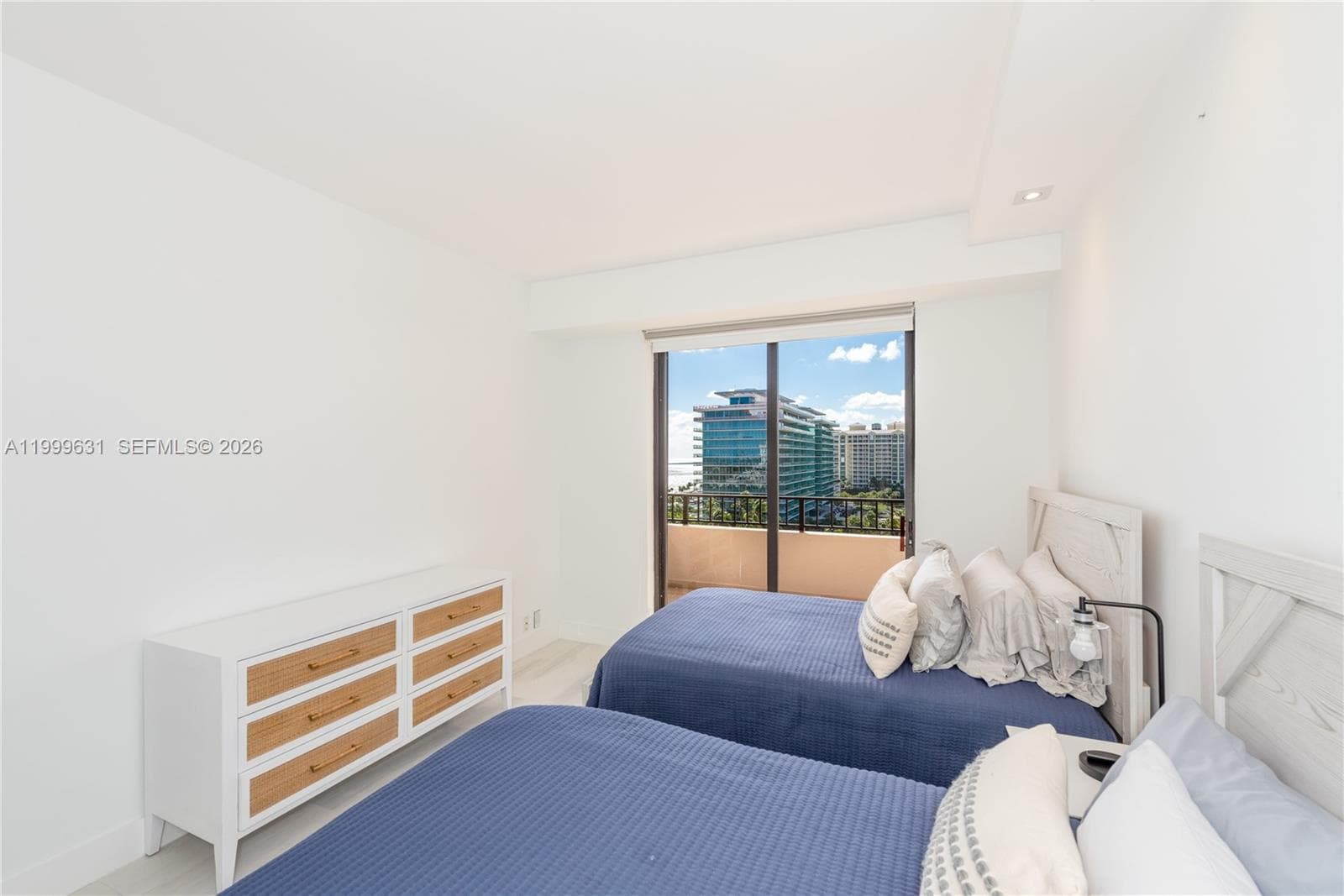 201 Crandon Blvd 923 photo 19