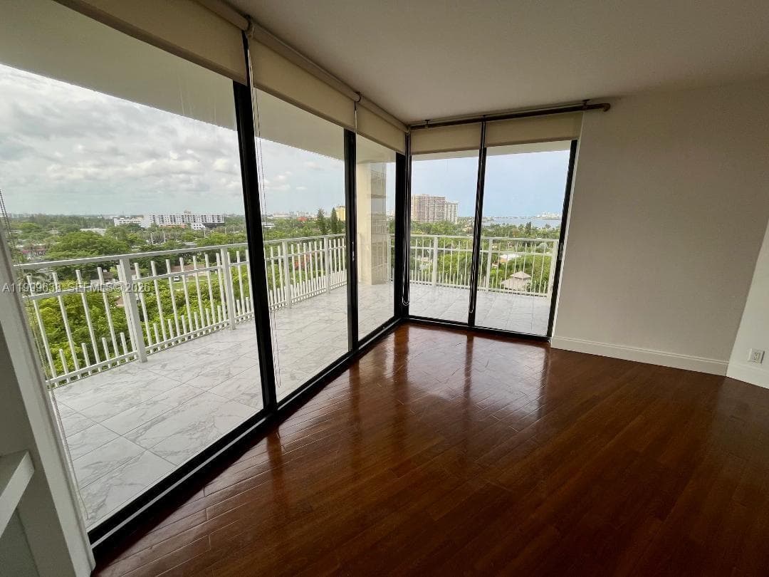 1000 Quayside Ter 1009 photo 10