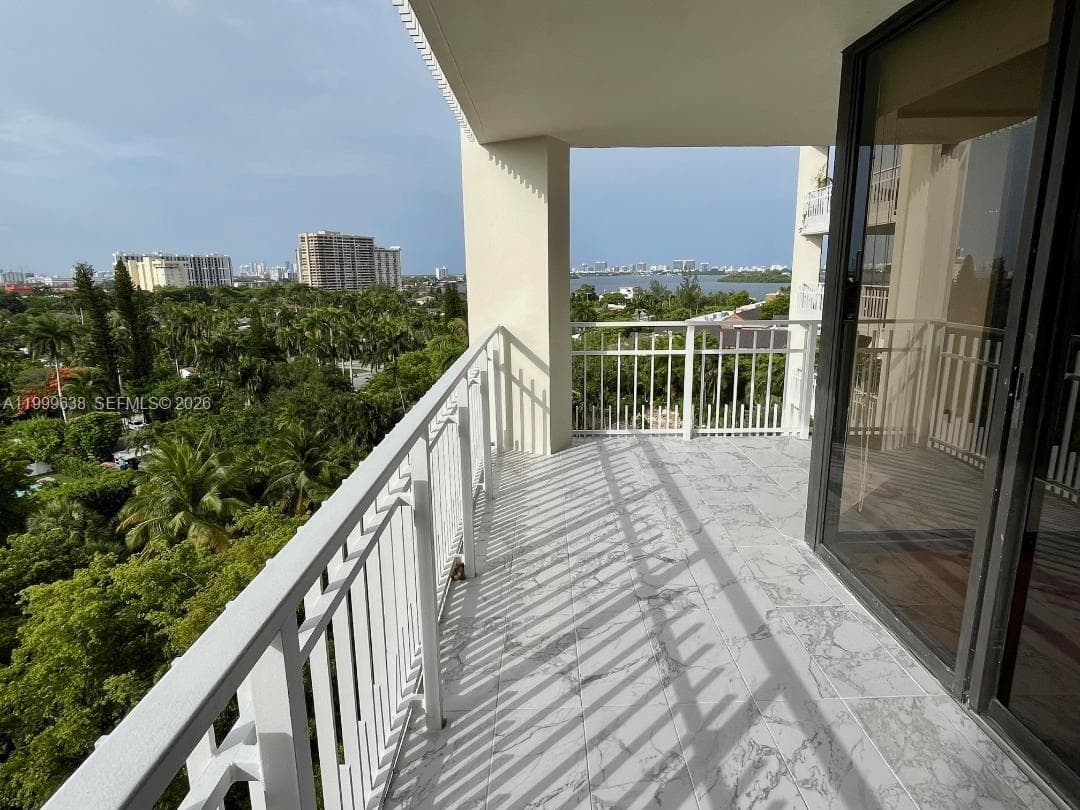 1000 Quayside Ter 1009 photo 19