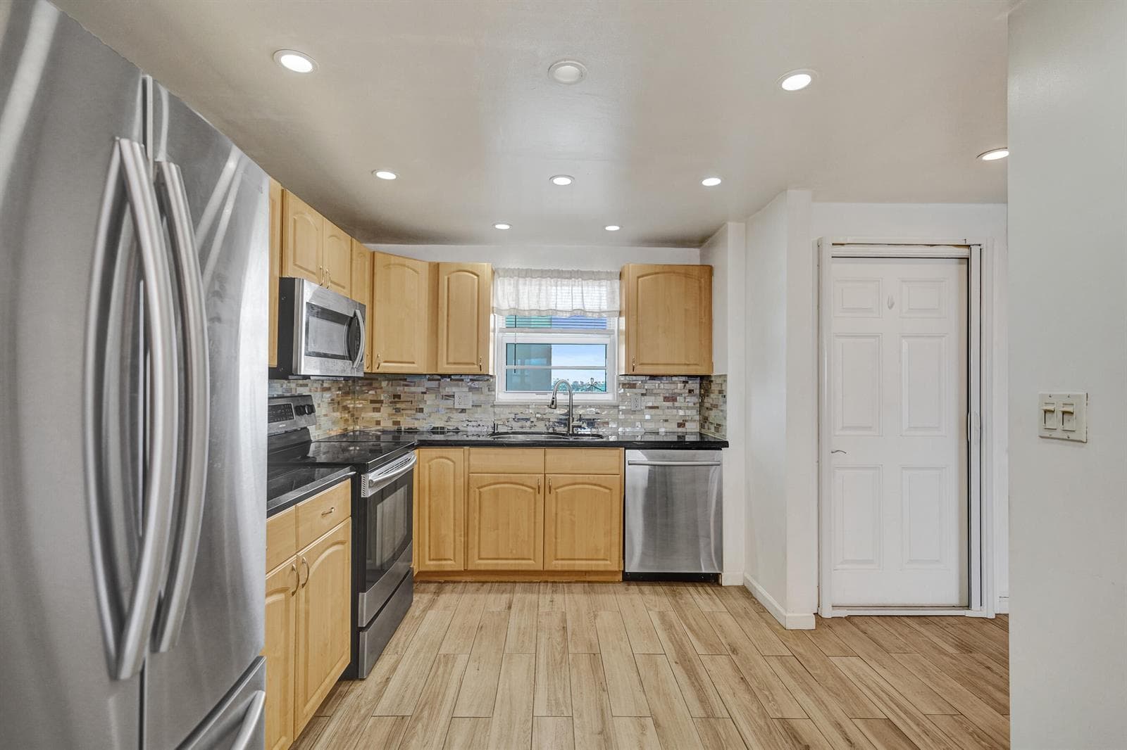 3051 NE 48th Street 702 photo 14