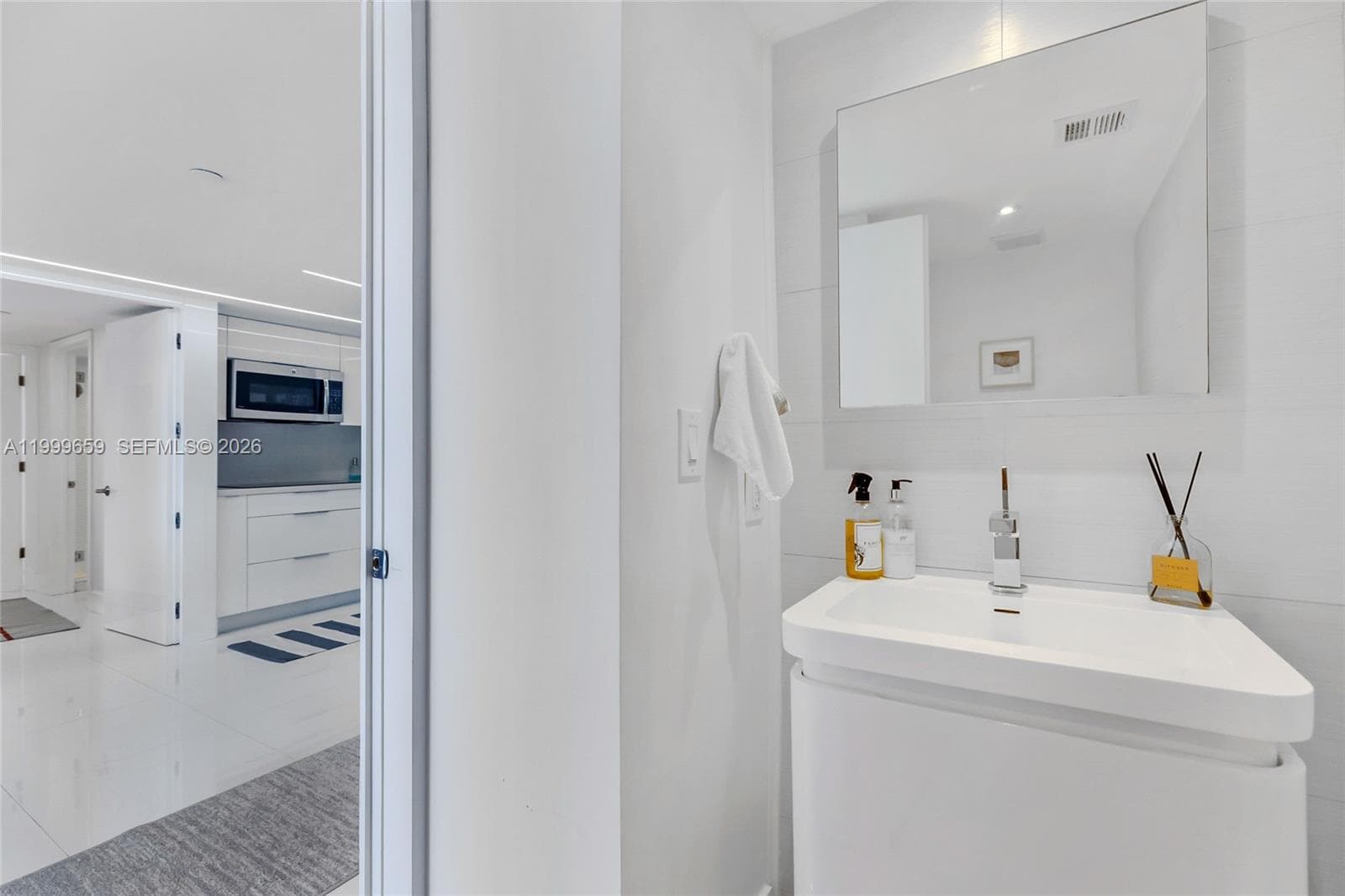 6301 Collins Ave 2103 photo 18