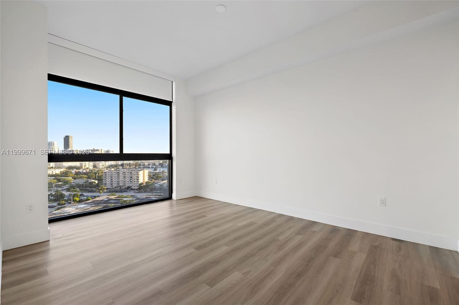 101 Diplomat Pkwy 1704 photo 19