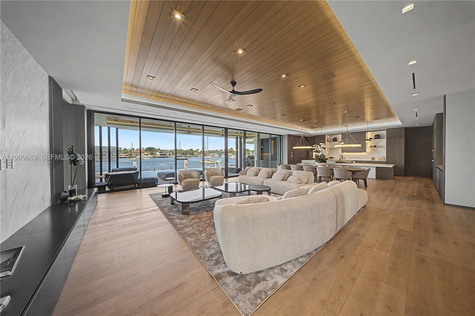 1400 Lake Dr photo 9