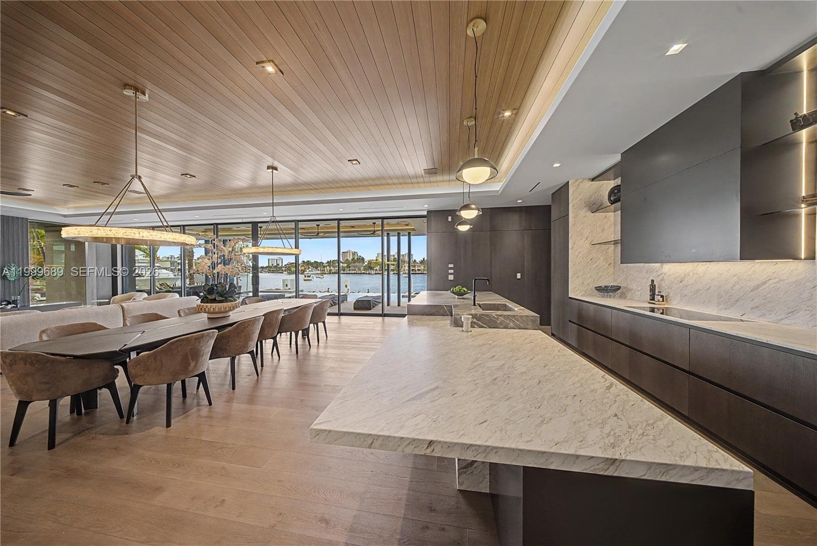 1400 Lake Dr photo 14