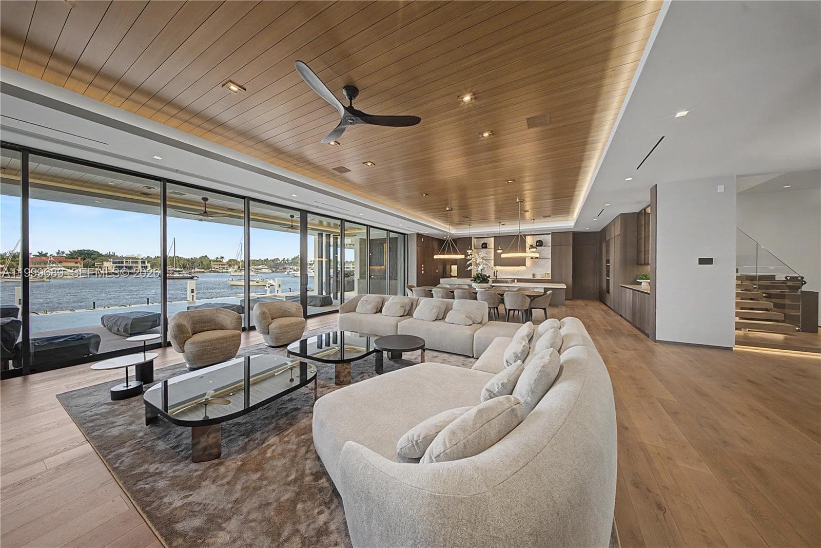 1400 Lake Dr photo 8