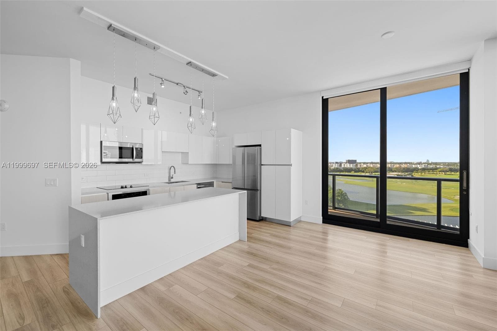 101 Diplomat Pkwy 2401 photo 2