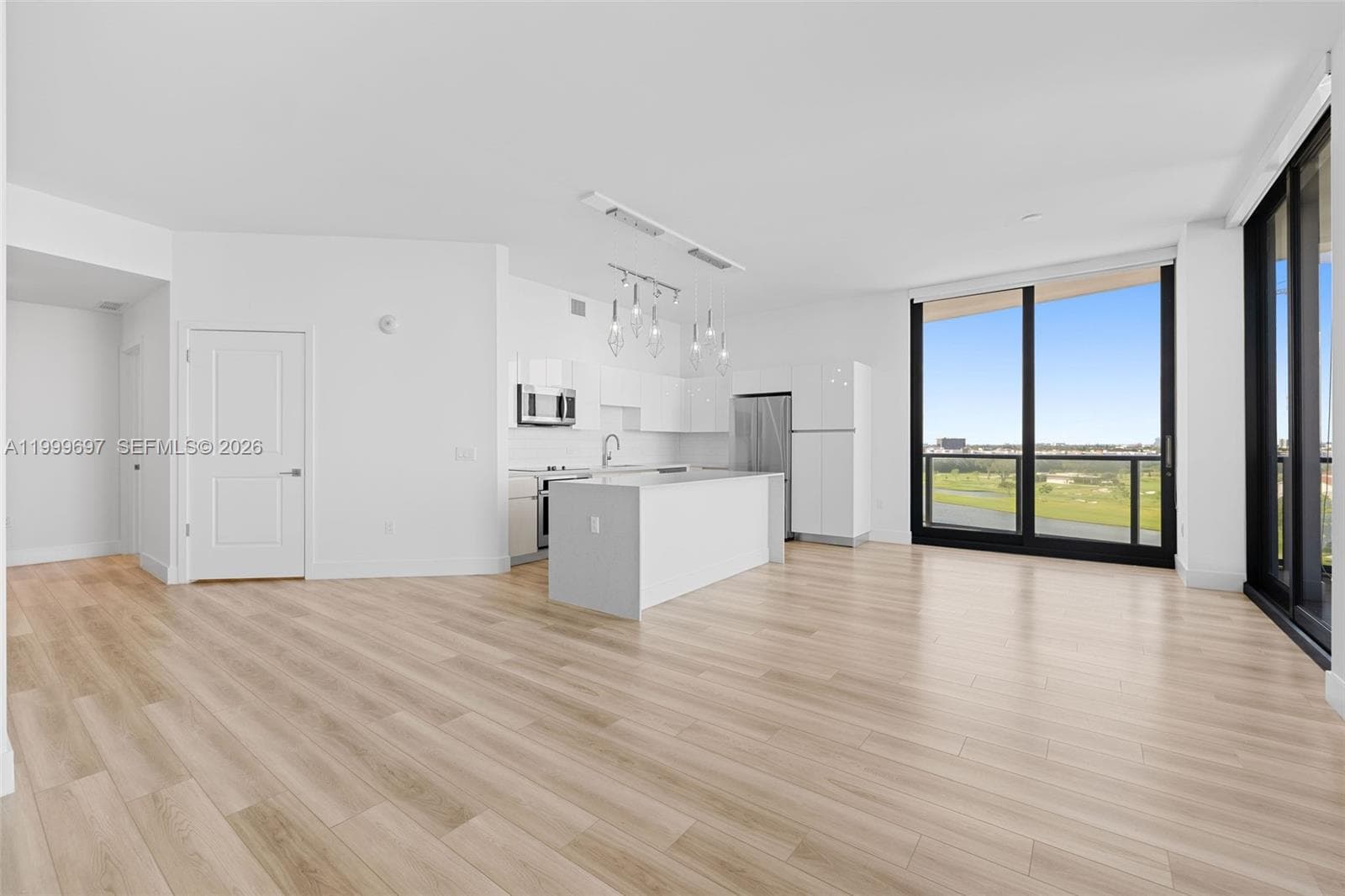 101 Diplomat Pkwy 2401 photo 3