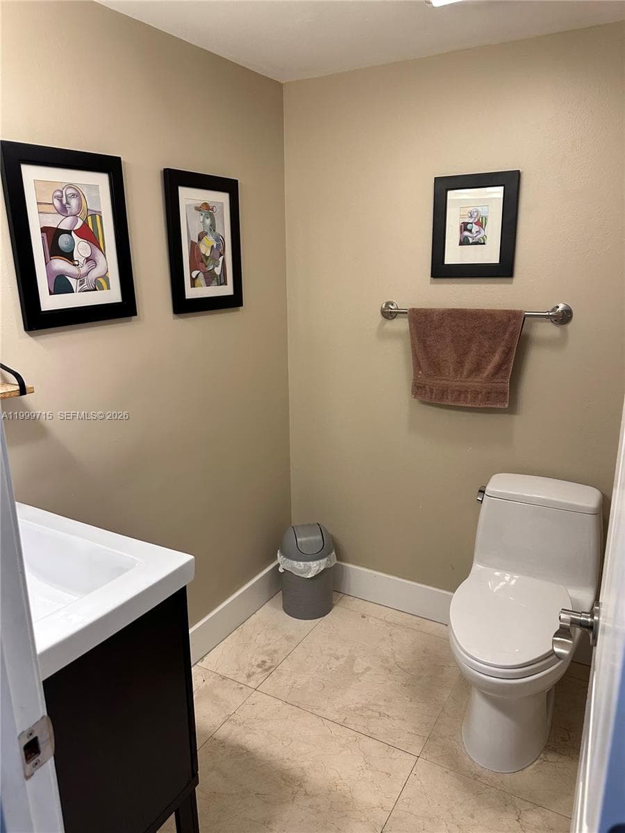 925 26th Ave 925 photo 23