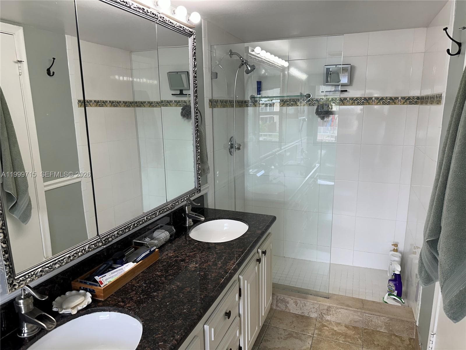 925 26th Ave 925 photo 18