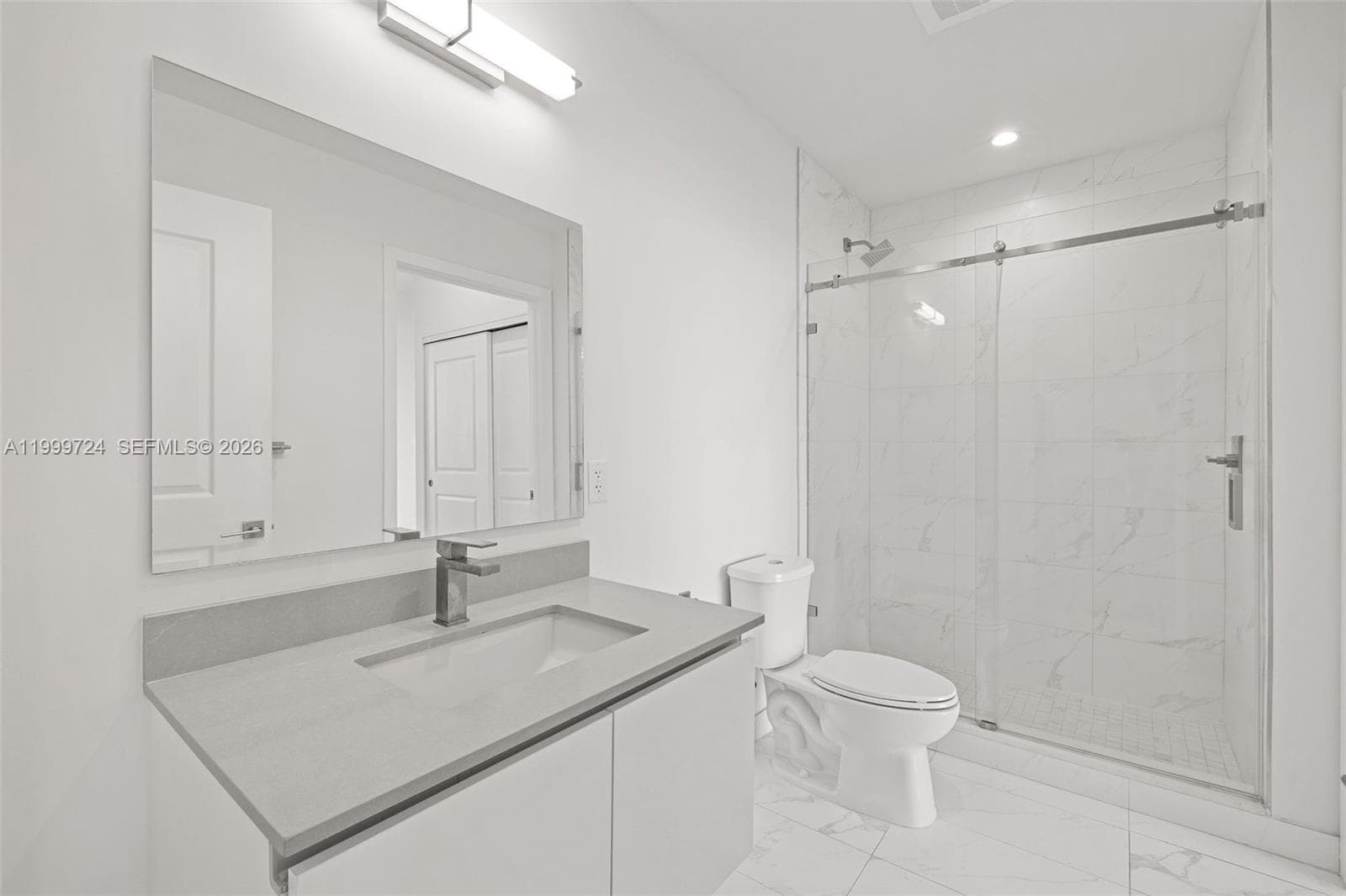 101 Diplomat Pkwy 2505 photo 19