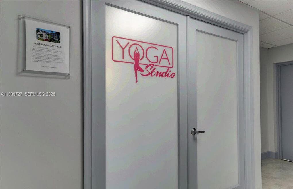 600 Parkview Dr 223 photo 13