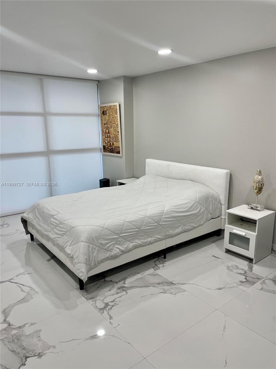 600 Parkview Dr 223 photo 9