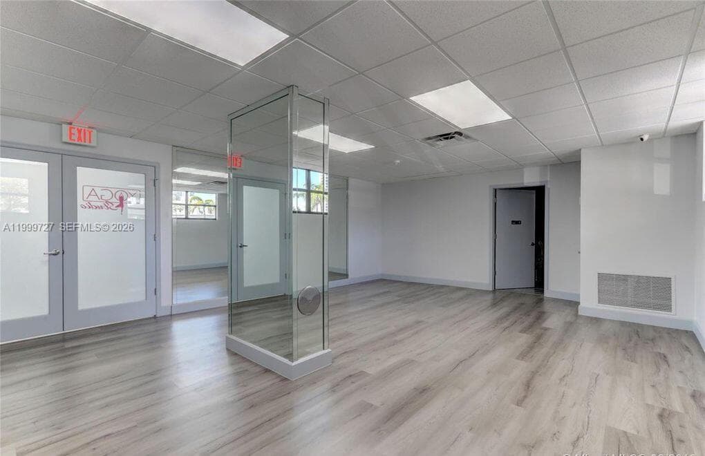 600 Parkview Dr 223 photo 14